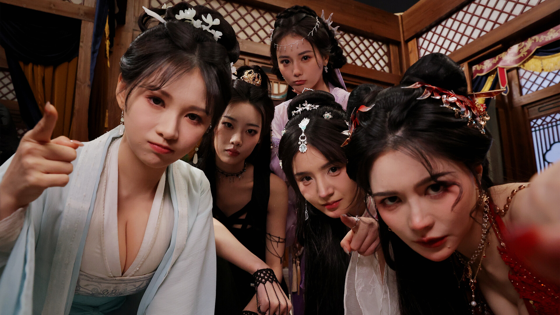《美女,请别影响我成仙全球版》中文版 图片4 《美女,请别影响我成仙全球版》中文版 图片4